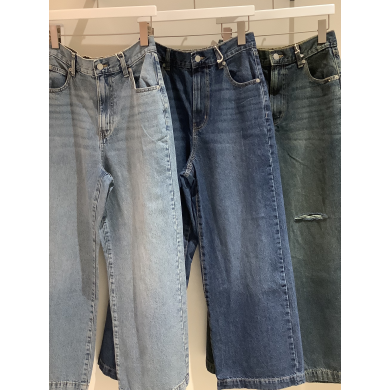 ウエストゴム仕様でノンストレスデニム👖