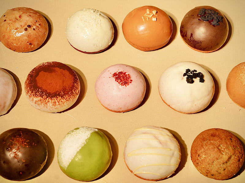 pompon donuts