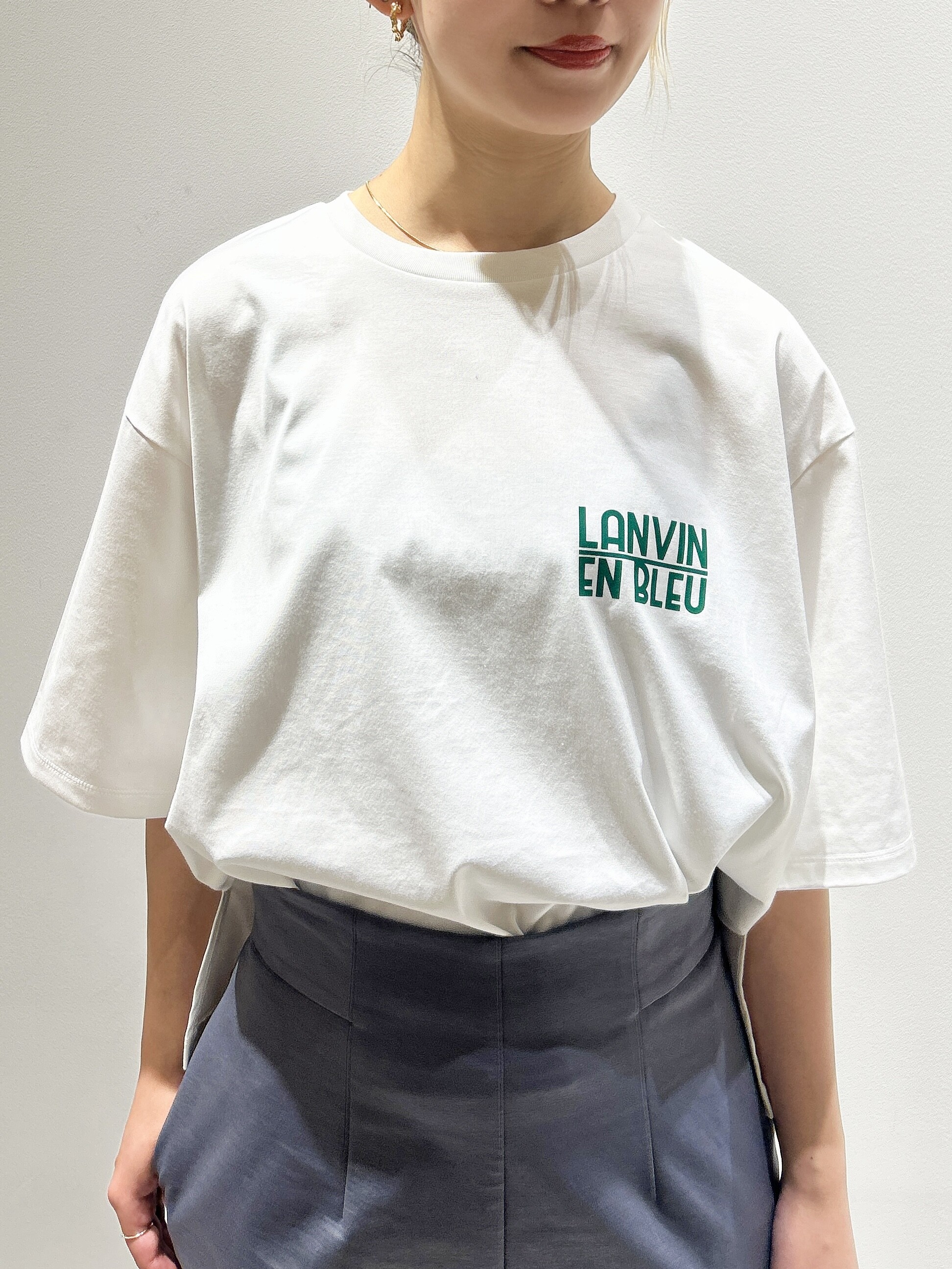 【正規通販】 ロゴ配色が目を惹くプリントTシャツ👀💚 │ランバン オン ブルー トップス