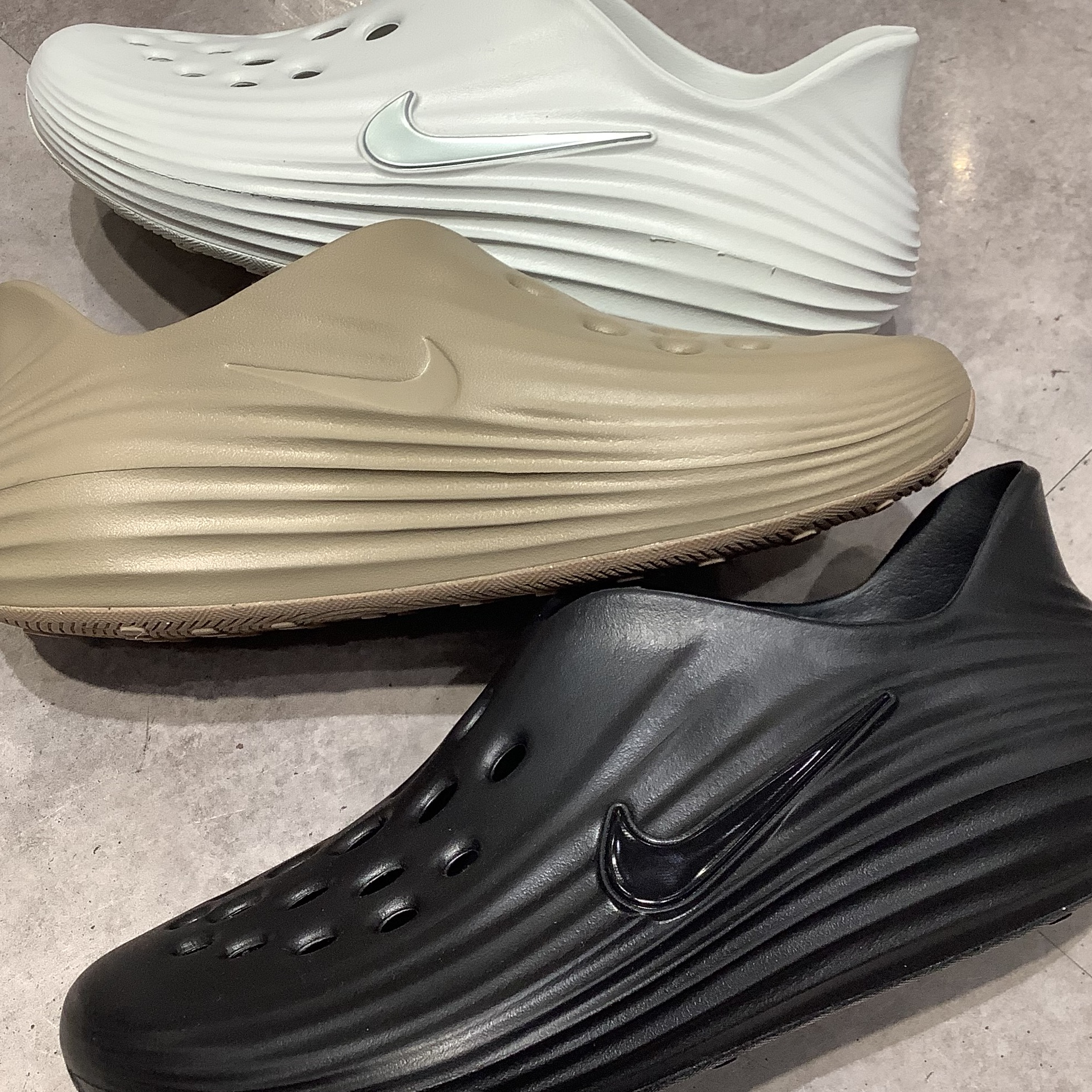 NIKE REACTX REJUVEN8 │ABCマートグランドステージ/シャルロット