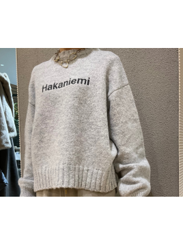 刺繍ロゴニット