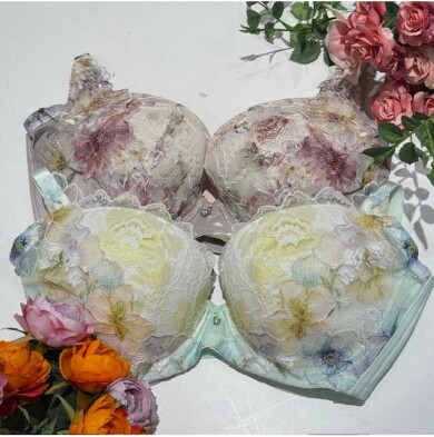 新色ハグするブラ💚