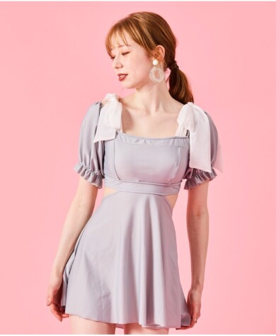 大人気！オフショルダーワンピース風ビキニ👙