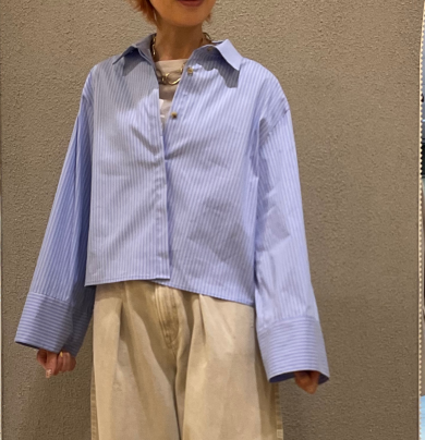 いつもと違う雰囲気を楽しむシャツ