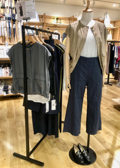 【NEW✨】羽織るだけで旬顔に♩コクーンシルエットのノースリーブブルゾン👗