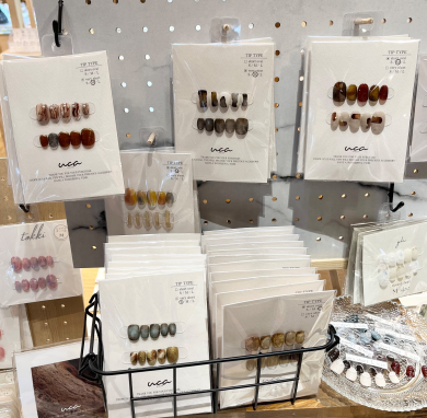 🖤トレンドデザインのネイルチップ💅🏼