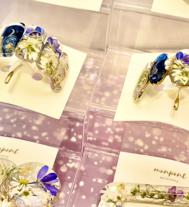 大人気のお花アクセ🌼
