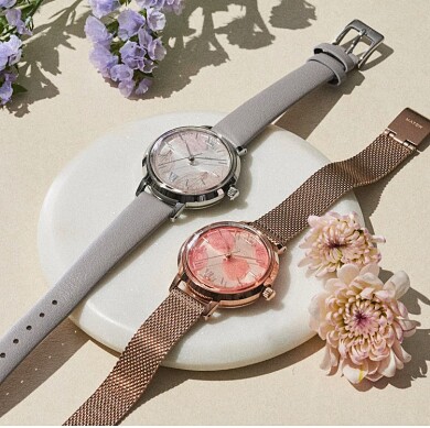 大好評!【MATOW】天然の花びらを閉じ込めた腕時計