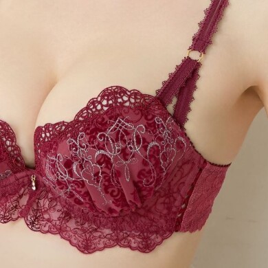 究極の谷間✨【グラマジック】NEWカラー登場💜