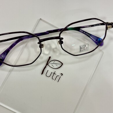 Putri👓