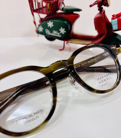 【マーガレットハウエル】