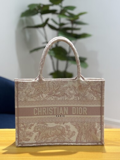 【ブランドバッグの買取承ってます!!】