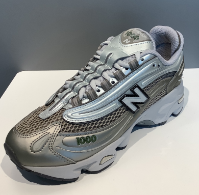 NEW BALANCE 「M1000」👟