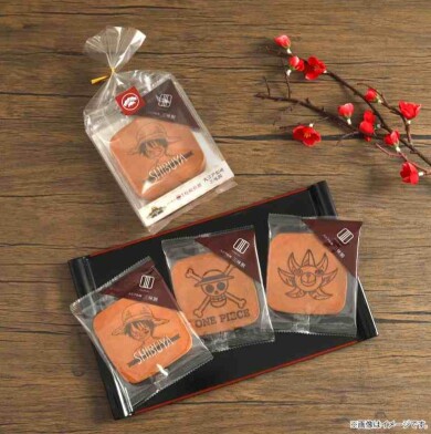 【麦わらストア】老舗「銀座 松﨑煎餅」とコラボレーションした特製瓦煎餅が登場！