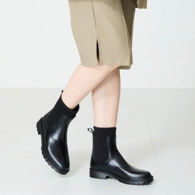 【梅雨シーズンにオススメ☔️】使いやすいレインブーツ♪