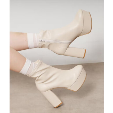 ãšã¹ãã©ã³ãµ