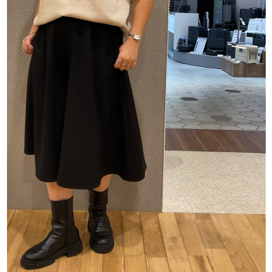 レディにまとまるキュロットパンツ