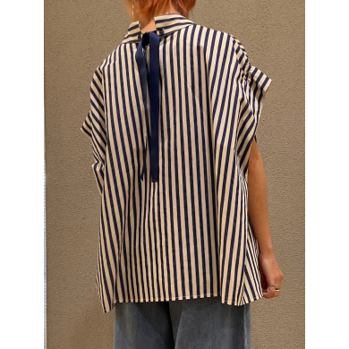 後ろ姿まで抜かりないブラウス入荷しました♡