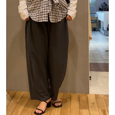 さりげないアクセントにぴったりのパンツ