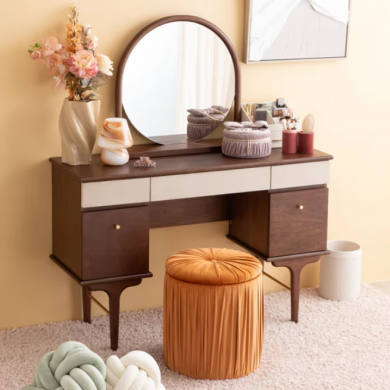 限定店舗のみ展示中✨コスメデスク入荷いたしました💄💍