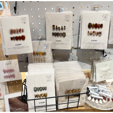 🖤トレンドデザインのネイルチップ💅🏼