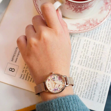 【OLIVIA BURTON】春にときめくフラワーウォッチ