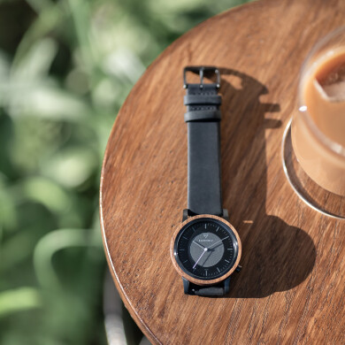 【KERBHOLZ】木のソーラー時計