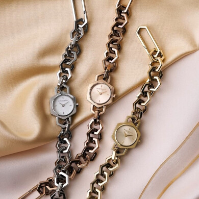 NEW【OLIVIA BURTON】ジュエリーのようなミニウォッチ