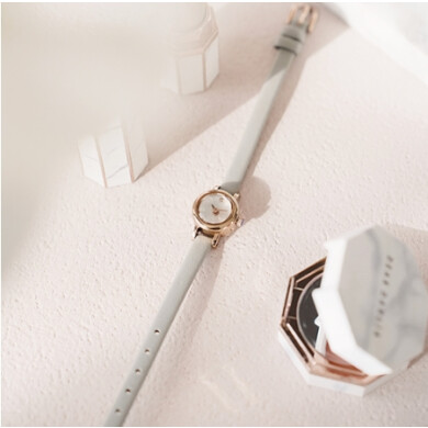 【TACS】小粒なレディースウォッチ