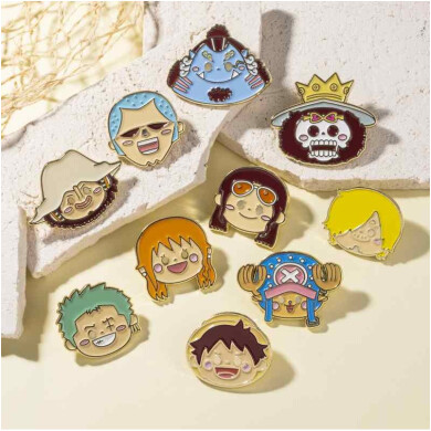新商品】「ONE PIECEの日」を記念してお菓子入り麦わらの一味のブリキ