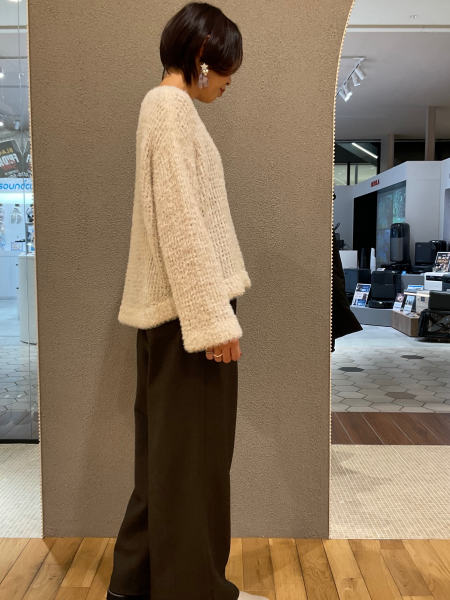 ふんわりニットコーデ